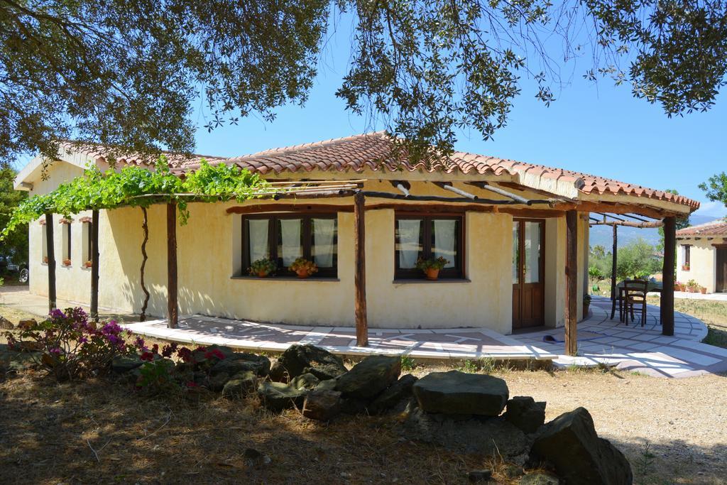 Agriturismo Rubinu Galtellì Buitenkant foto