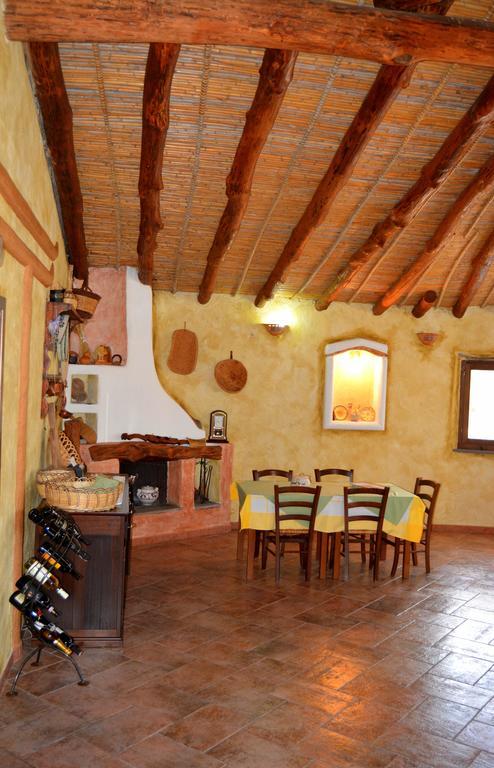 Agriturismo Rubinu Galtellì Buitenkant foto