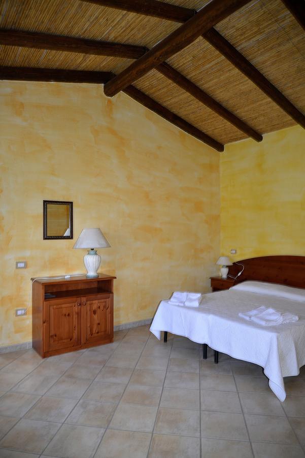 Agriturismo Rubinu Galtellì Buitenkant foto