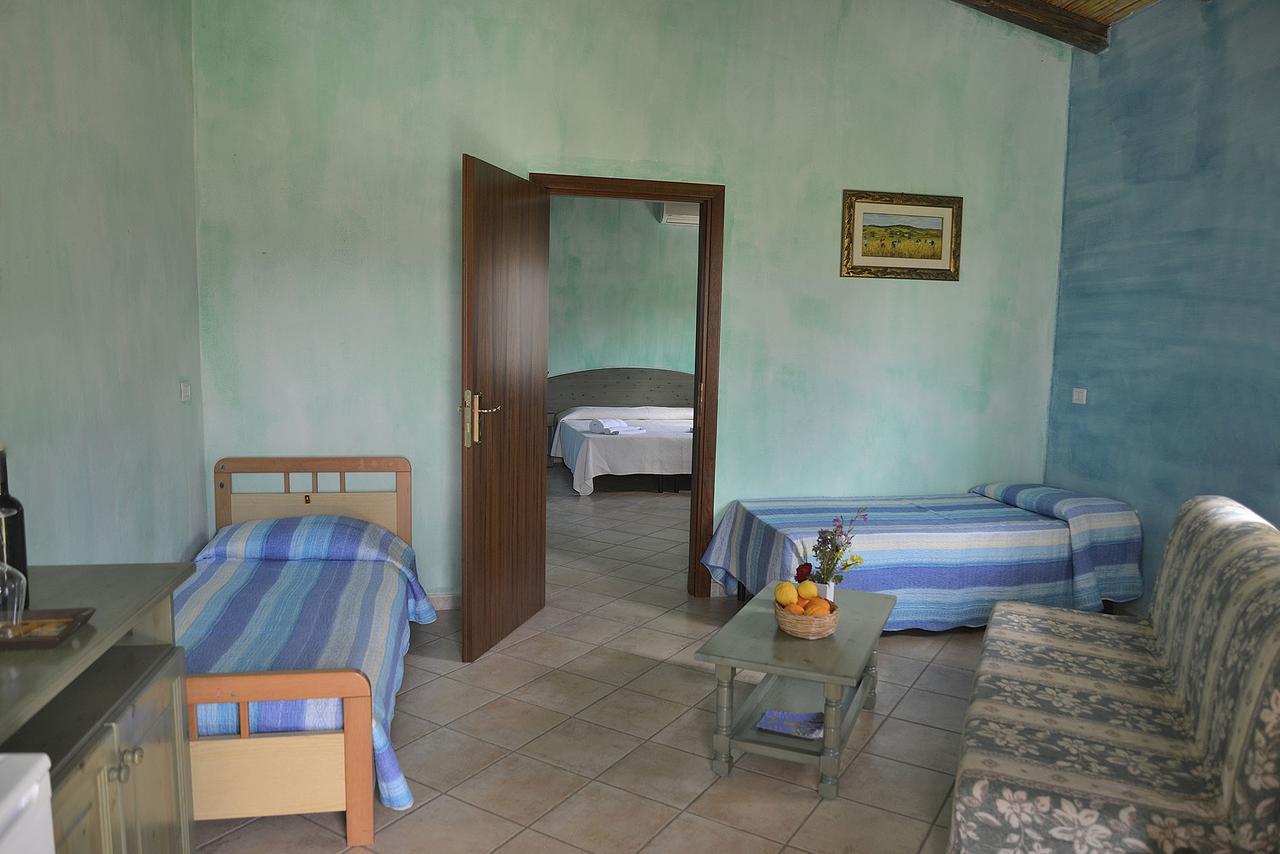 Agriturismo Rubinu Galtellì Buitenkant foto