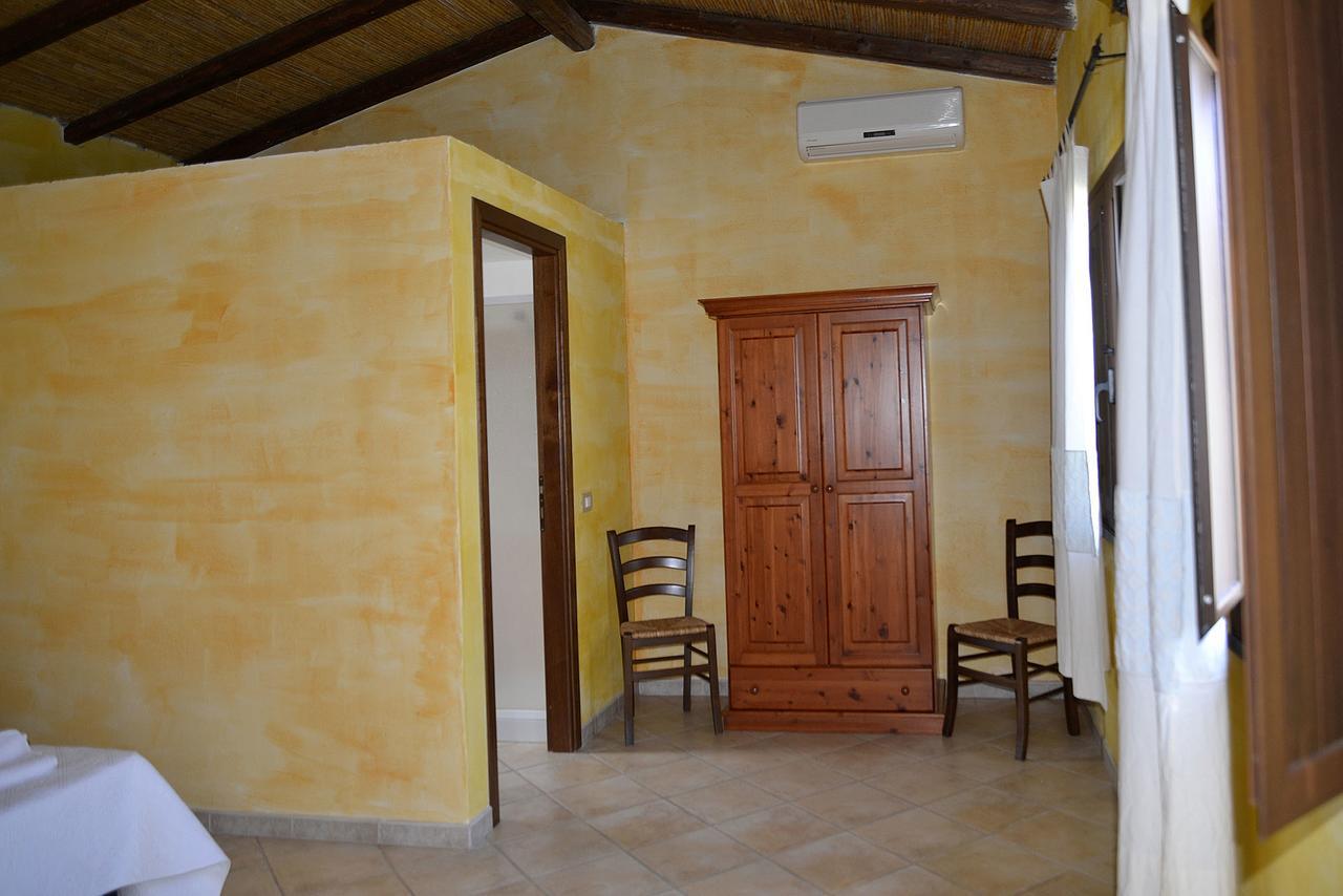 Agriturismo Rubinu Galtellì Buitenkant foto
