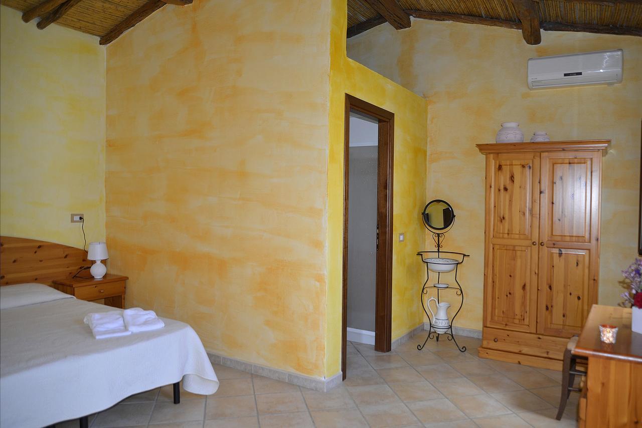 Agriturismo Rubinu Galtellì Buitenkant foto