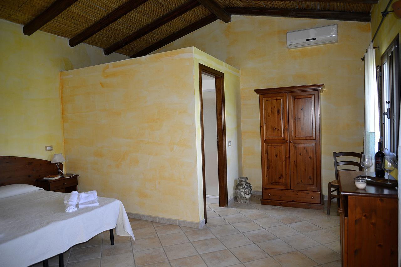 Agriturismo Rubinu Galtellì Buitenkant foto