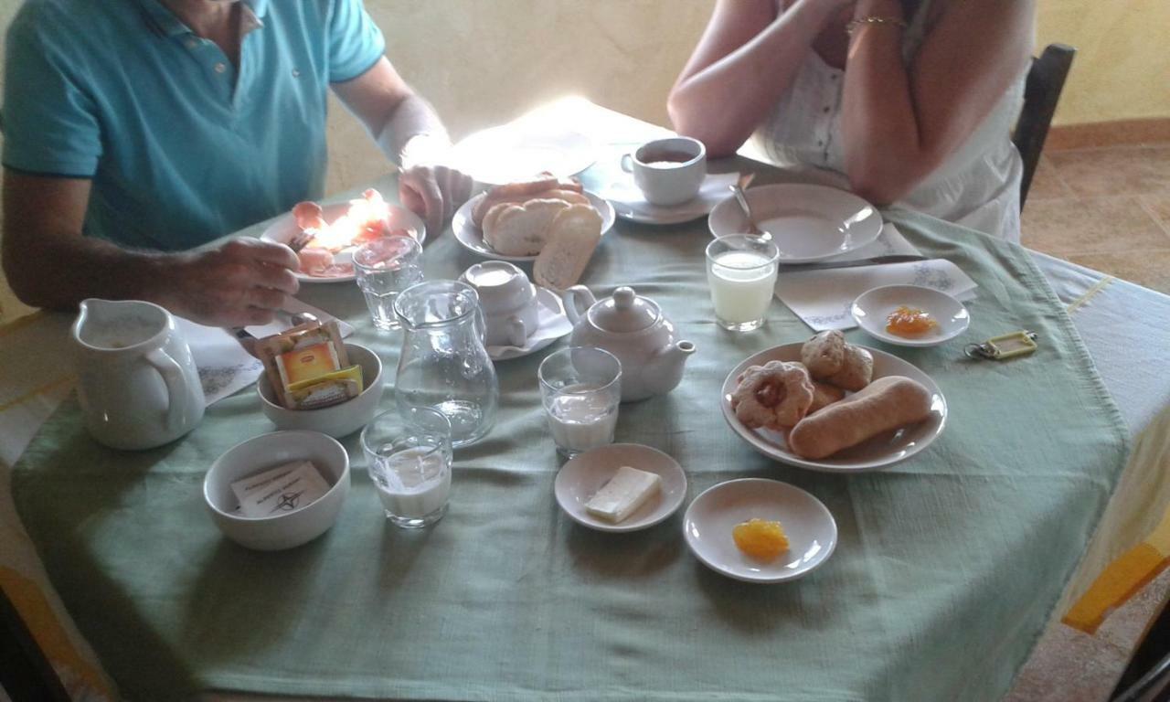 Agriturismo Rubinu Galtellì Buitenkant foto