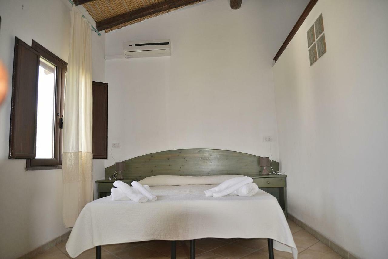 Agriturismo Rubinu Galtellì Buitenkant foto