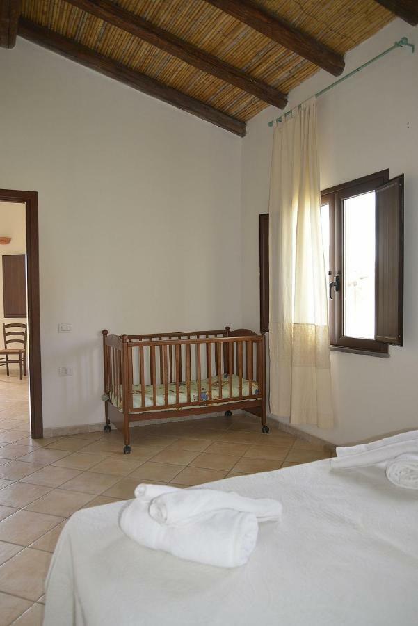 Agriturismo Rubinu Galtellì Buitenkant foto